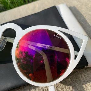 QUAY Australia white and pink/purple Invaders